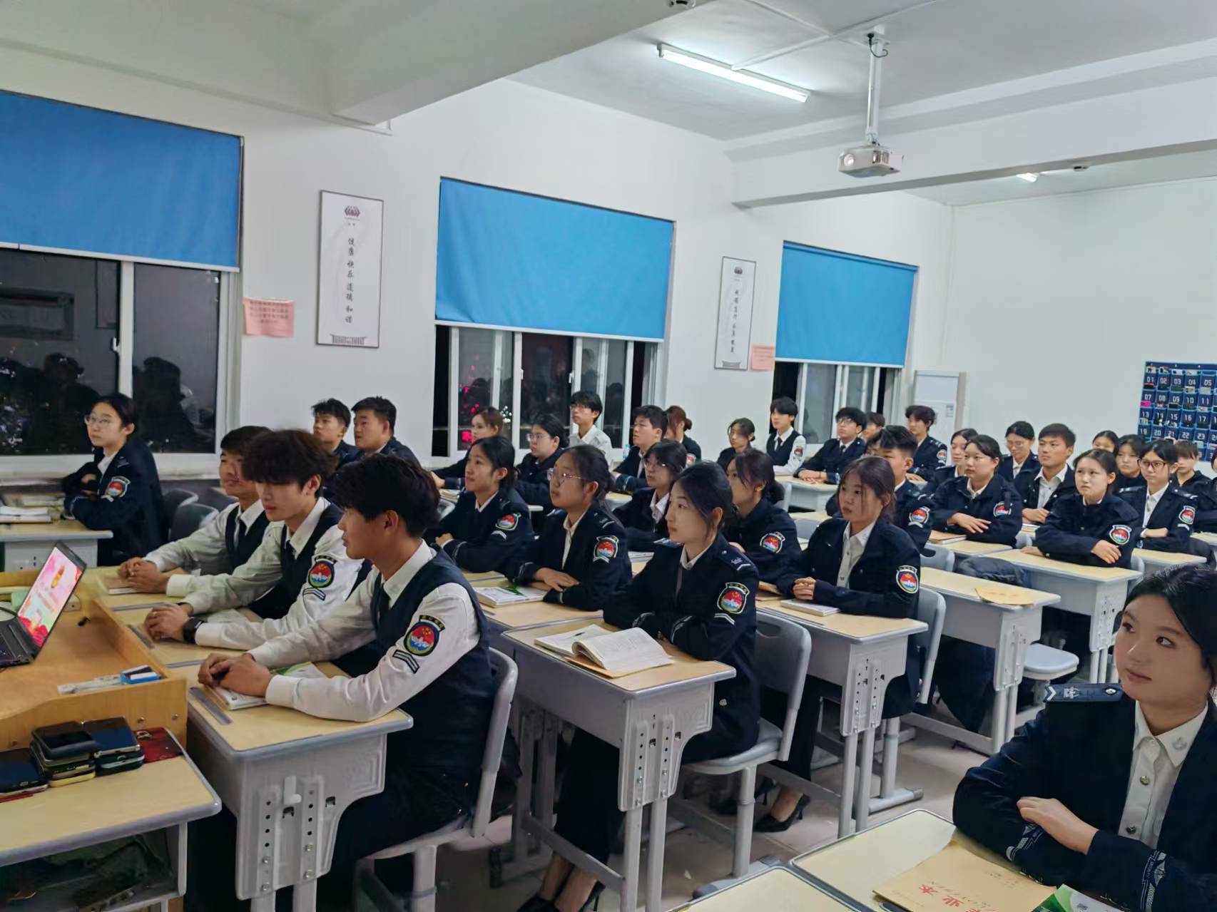 学习《中国共产主义青年团  纪律处分条例(试行)》组织生活会