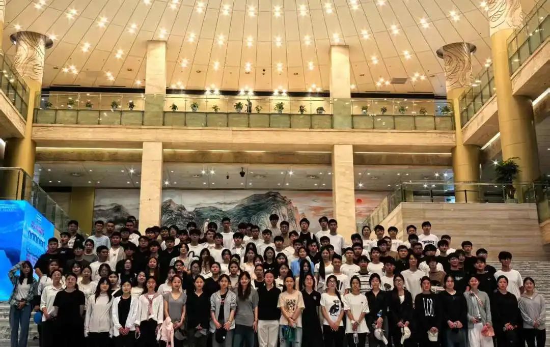 探寻历史之美，筑牢思想根基：航空学院学子走进山东博物馆