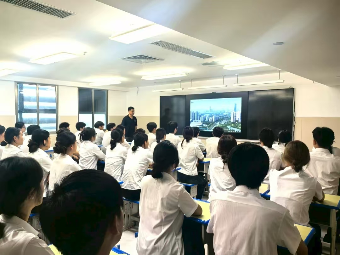 筑牢安全防线，守护青春财产 —— 航空学院组织学生观看开学反诈第一课​
